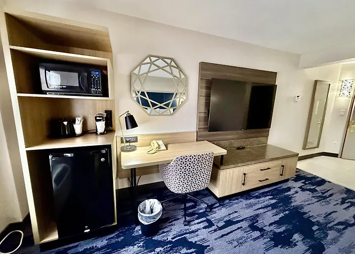 La Quinta By Wyndham Austin Southwest